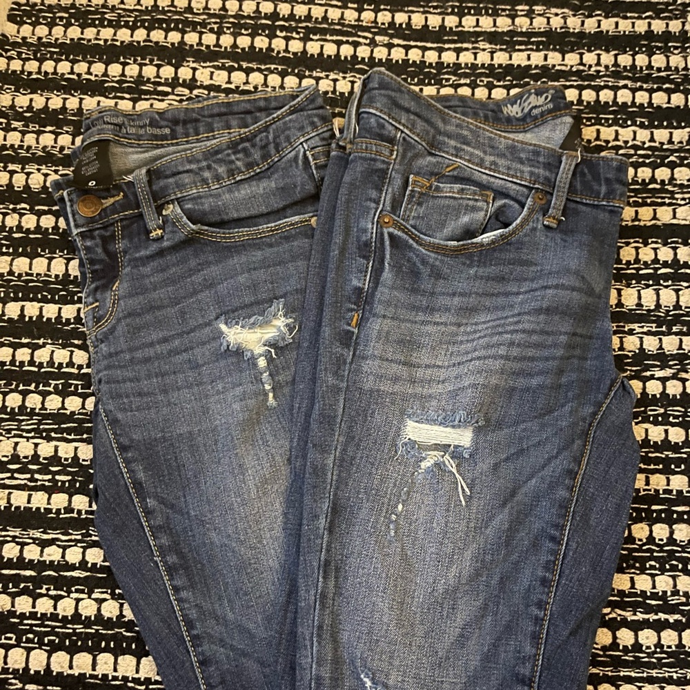 Two pairs of ripped size 0 jeans 💃🏼💃🏻
